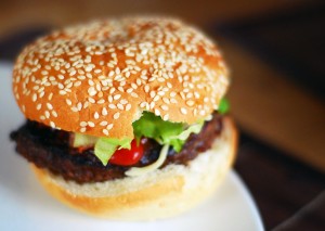 hamburger_carne_cal_fals_alimentar_foodnews